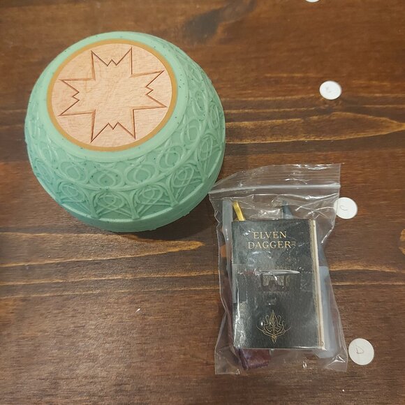 Miniverse Lord of the Rings Elven Daggers - Picture 1 of 2